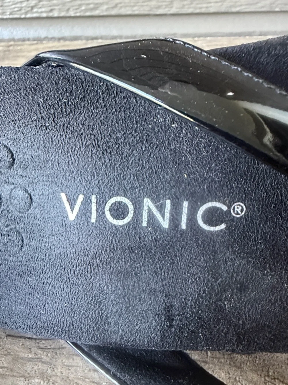 Vionic Women’s Sandals size 8. - Picture 7 of 9